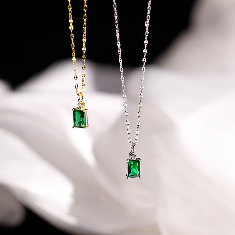 シルバーアクセサリー 四角宝石の一粒ネックレス