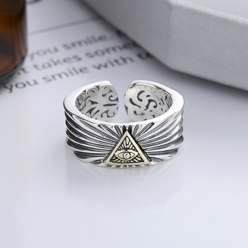 シルバーアクセサリー 神秘の目を持つ翼広がるリング