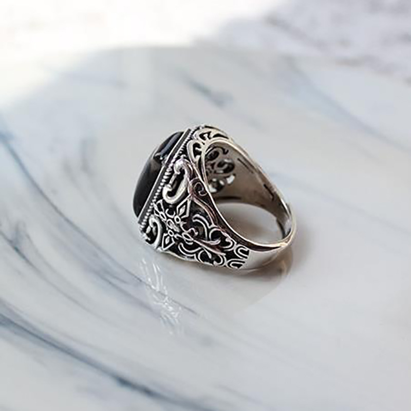 シルバーアクセサリー 伝統職人の彫刻模様 石留めリング