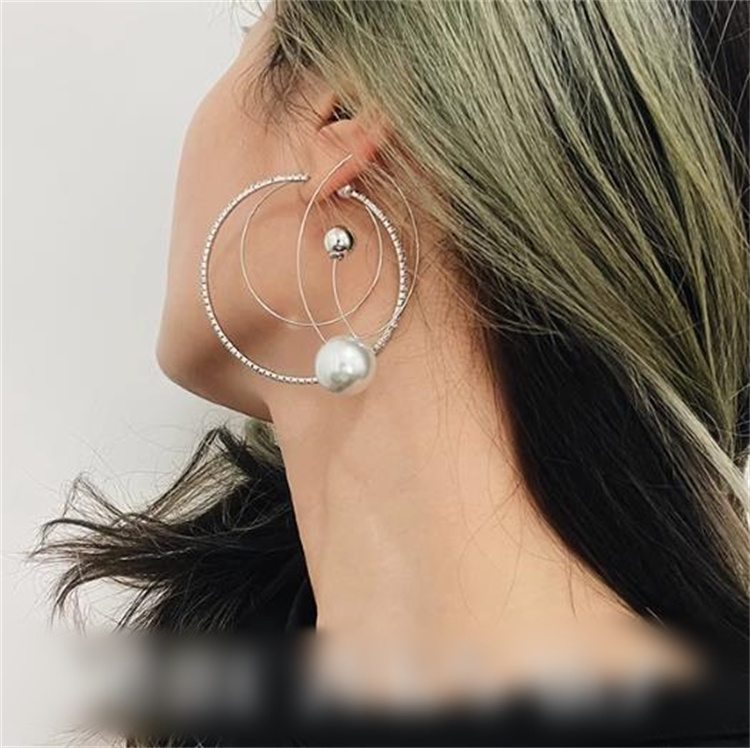 シルバーアクセサリー 真珠付き非対称大輪ピアス シルバー上品耳飾り