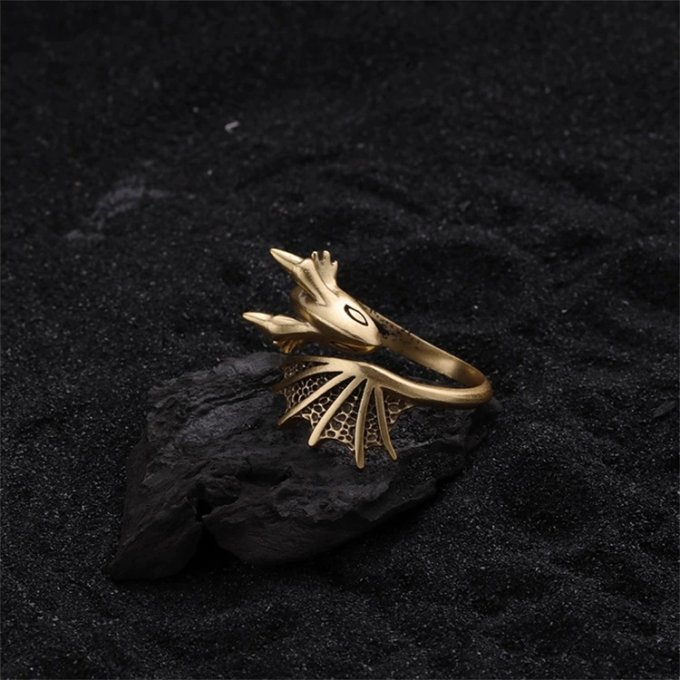 シルバーアクセサリー 竜の翼モチーフ指輪 個性派シルバーリング