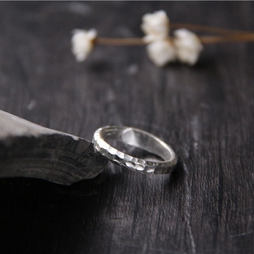 シルバーアクセサリー 槌目模様のペアリング