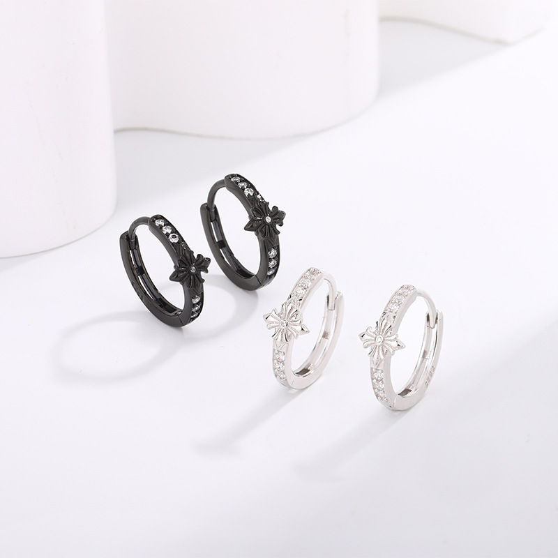 シルバーアクセサリー 十字架モチーフ 輝石フープピアス