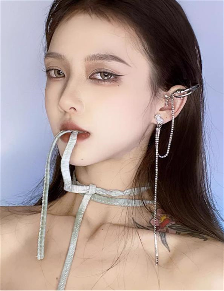 https://fulmo-img-server.com/silvergleam/b2309c71-2a5e-40ac-ba1b-87472b179cf8.jpg