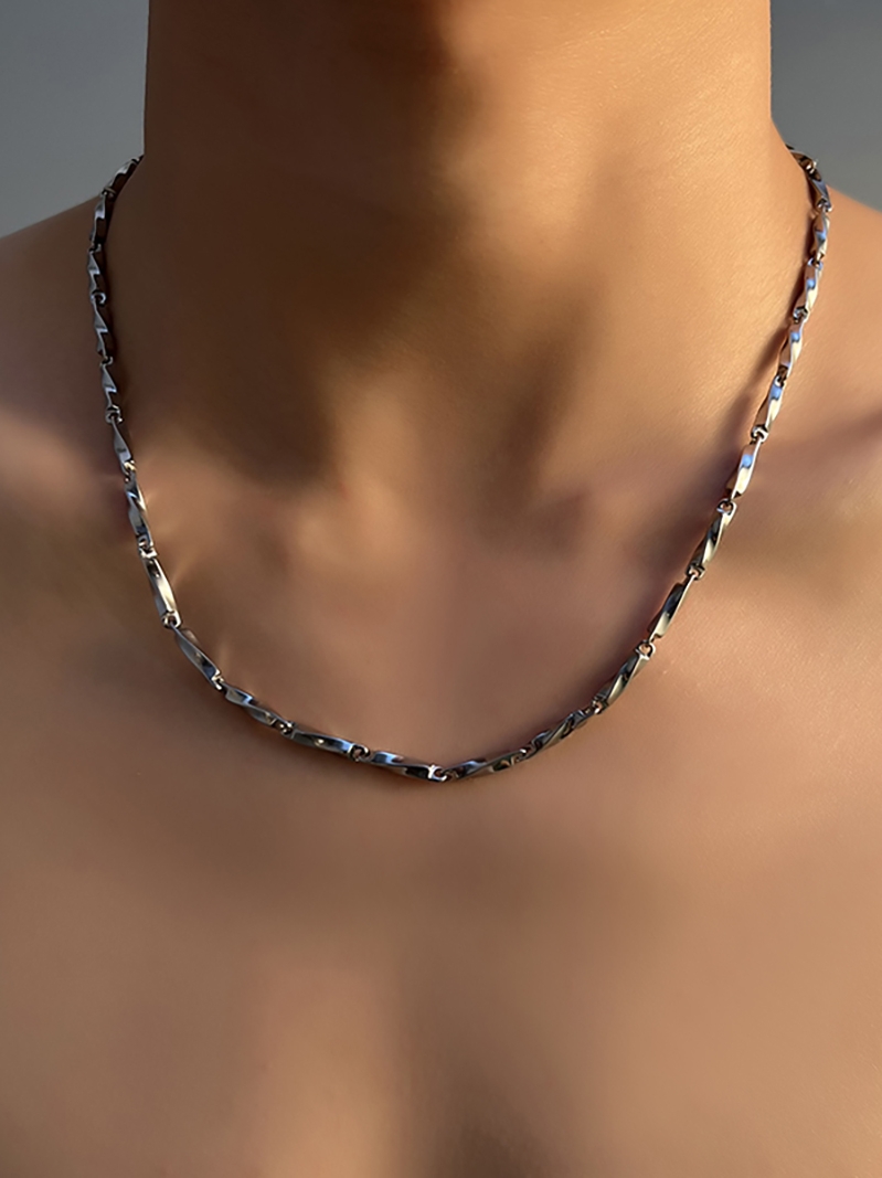 シルバーアクセサリー 捻りデザイン曲線チェーンネックレス