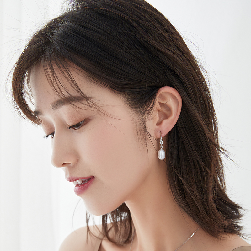 シルバーアクセサリー 月明かりの雫ピアス