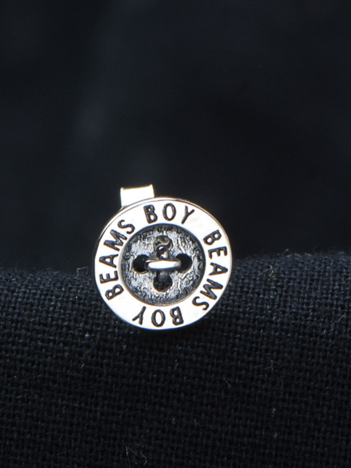 シルバーアクセサリー 円形ボタンモチーフピアス