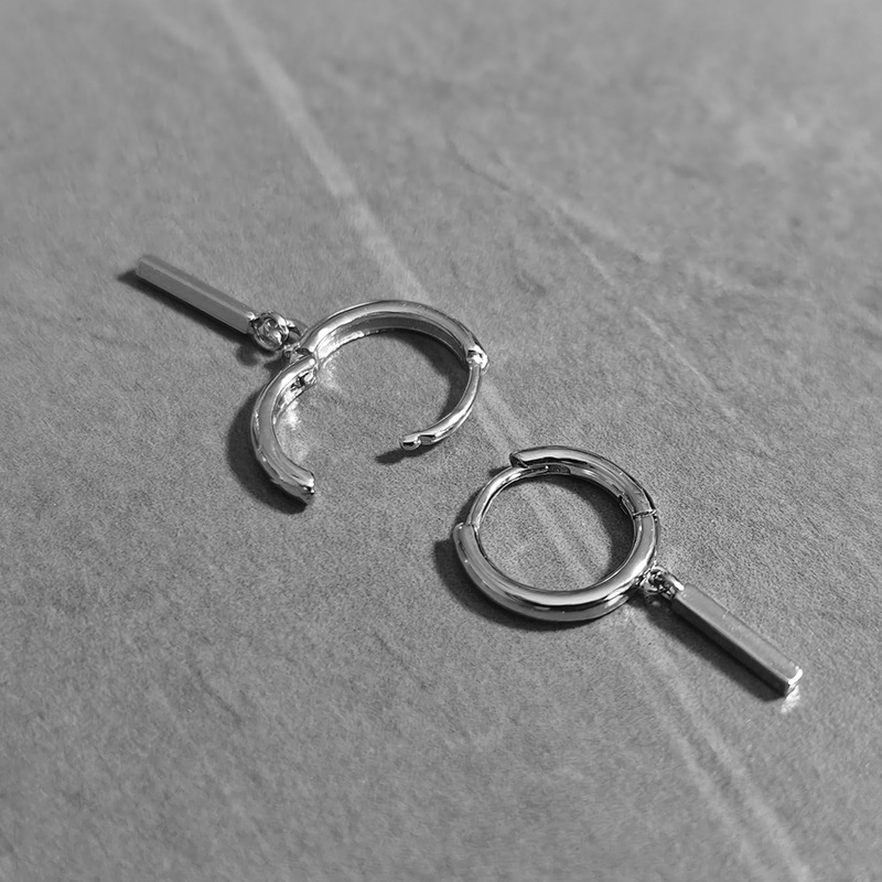 シルバーアクセサリー 縦棒フープピアス