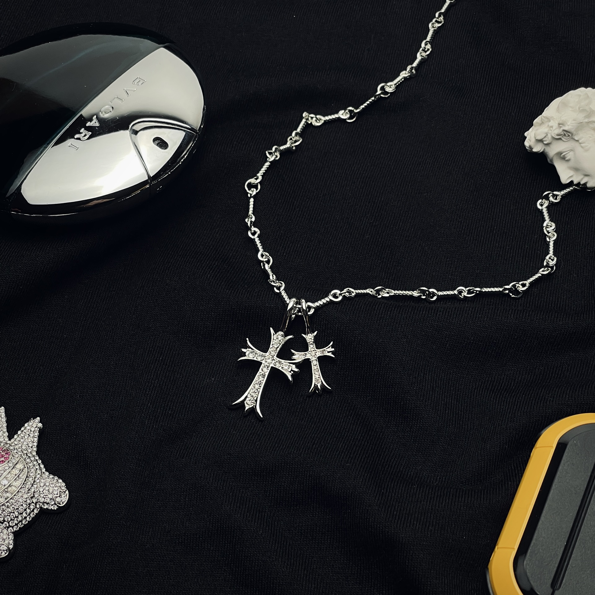 シルバーアクセサリー ダブル十字架のシルバーネックレス