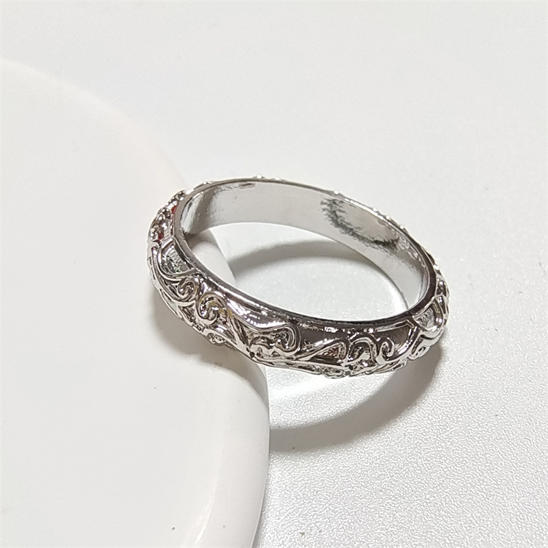 シルバーアクセサリー 唐草模様の絆リング