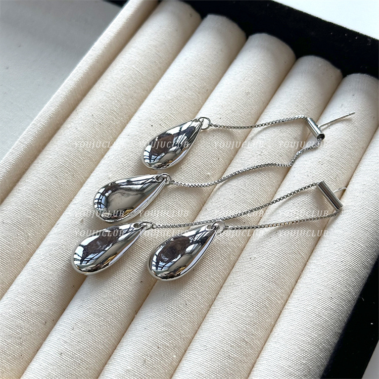シルバーアクセサリー 水滴モチーフ シンプル ライン ピアス