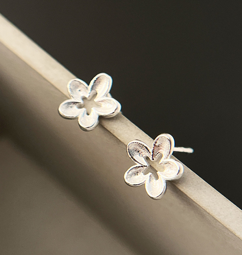 シルバーアクセサリー 透かし花モチーフピアス シルバー
