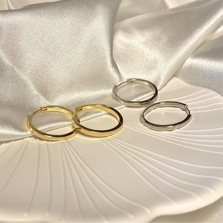 シルバーアクセサリー シンプル輪型フープピアス