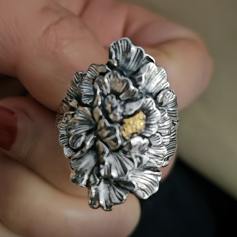 シルバーアクセサリー 牡丹の花びら重なり リング