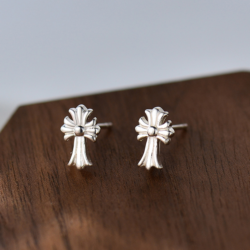 シルバーアクセサリー フラワークロスピアス