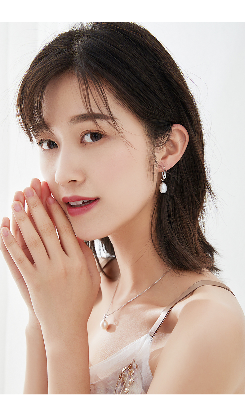 シルバーアクセサリー 月明かりの雫ピアス