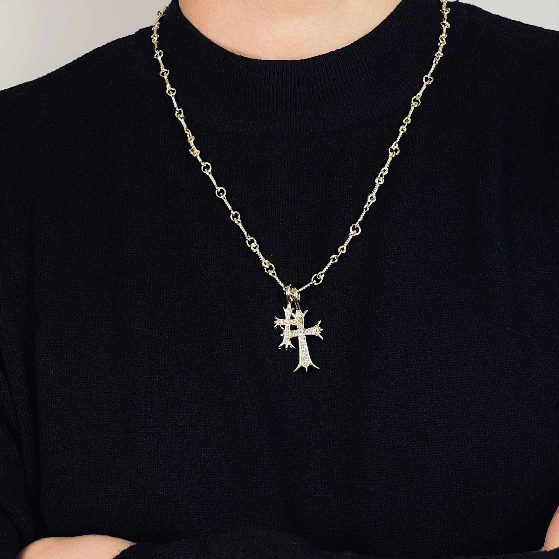 シルバーアクセサリー ダブル十字架のシルバーネックレス