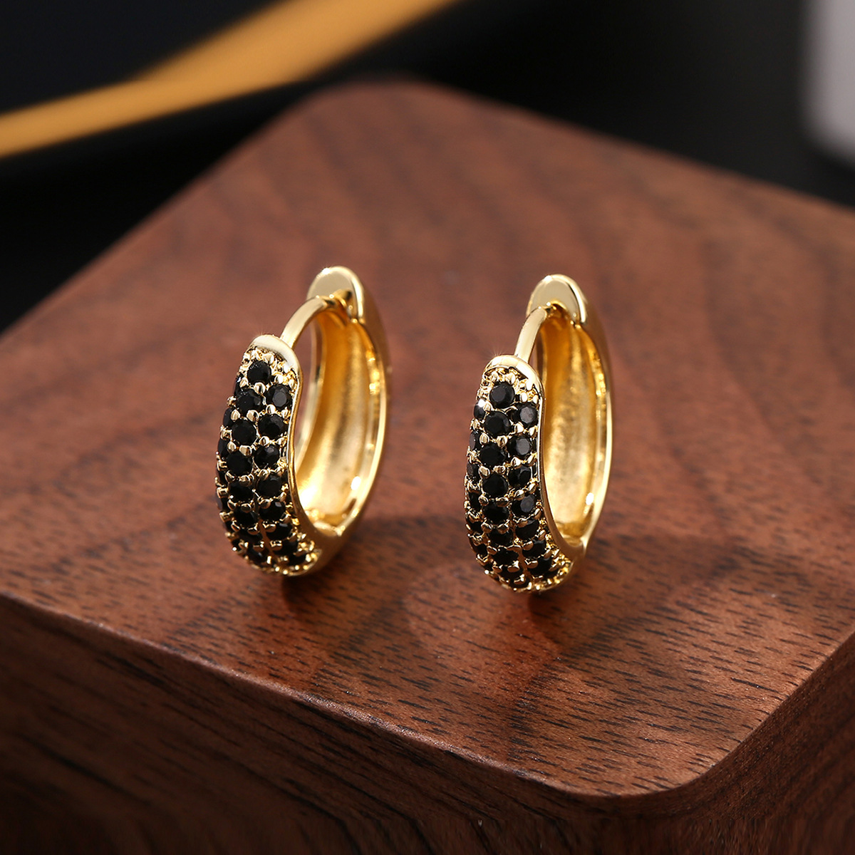 シルバーアクセサリー 煌めき美シルエット フープピアス