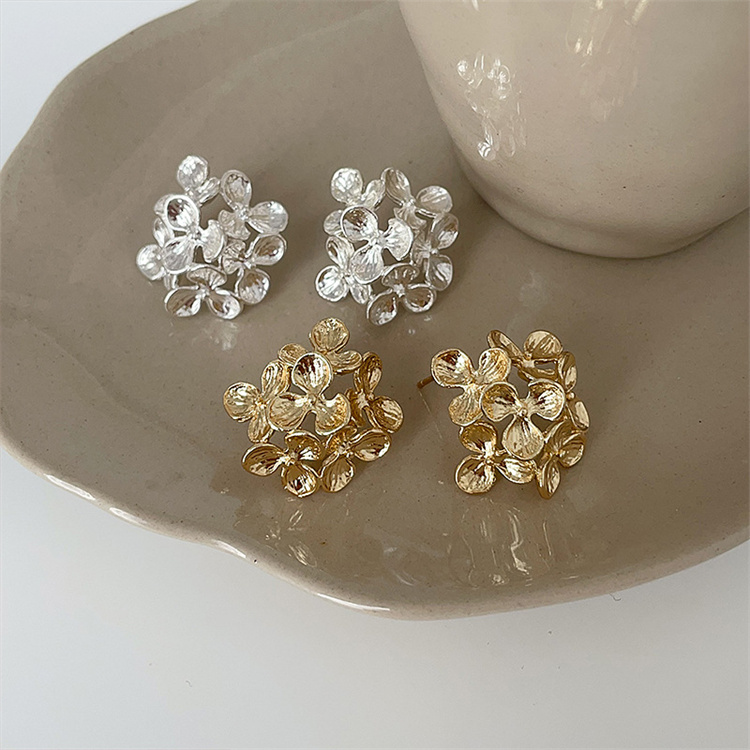 シルバーアクセサリー 花束モチーフピアス レトロ文芸風