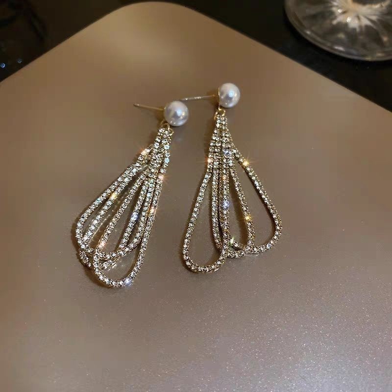 シルバーアクセサリー 真珠とラインストーンのティアドロップピアス