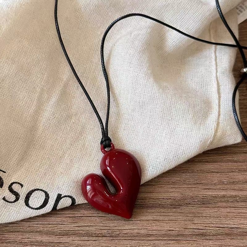 シルバーアクセサリー ハート形ねじれペンダントネックレス