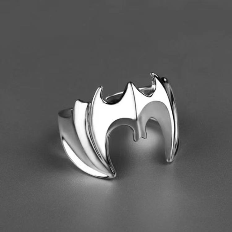 シルバーアクセサリー 翼を広げる蝙蝠の指輪