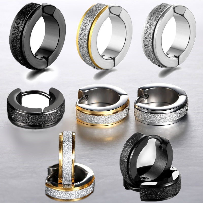 シルバーアクセサリー 輝き放つデザインフープピアス