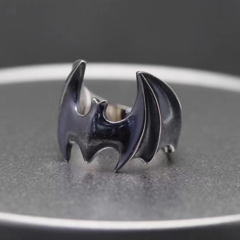 シルバーアクセサリー 翼を広げる蝙蝠の指輪