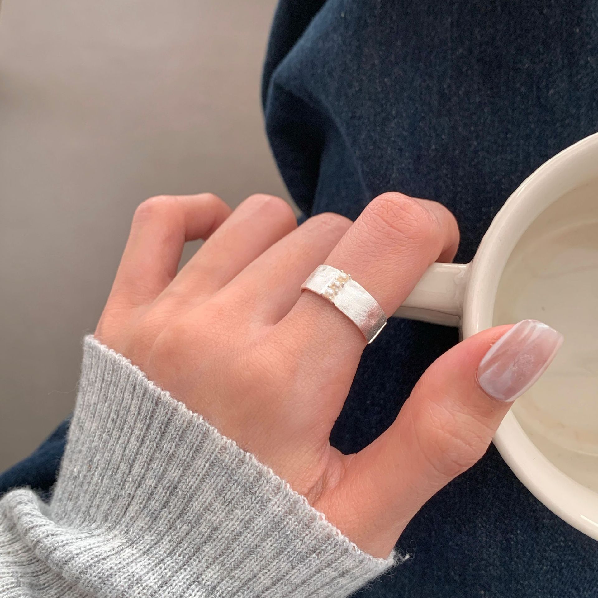 シルバーアクセサリー 艶やかな平打ちリング
