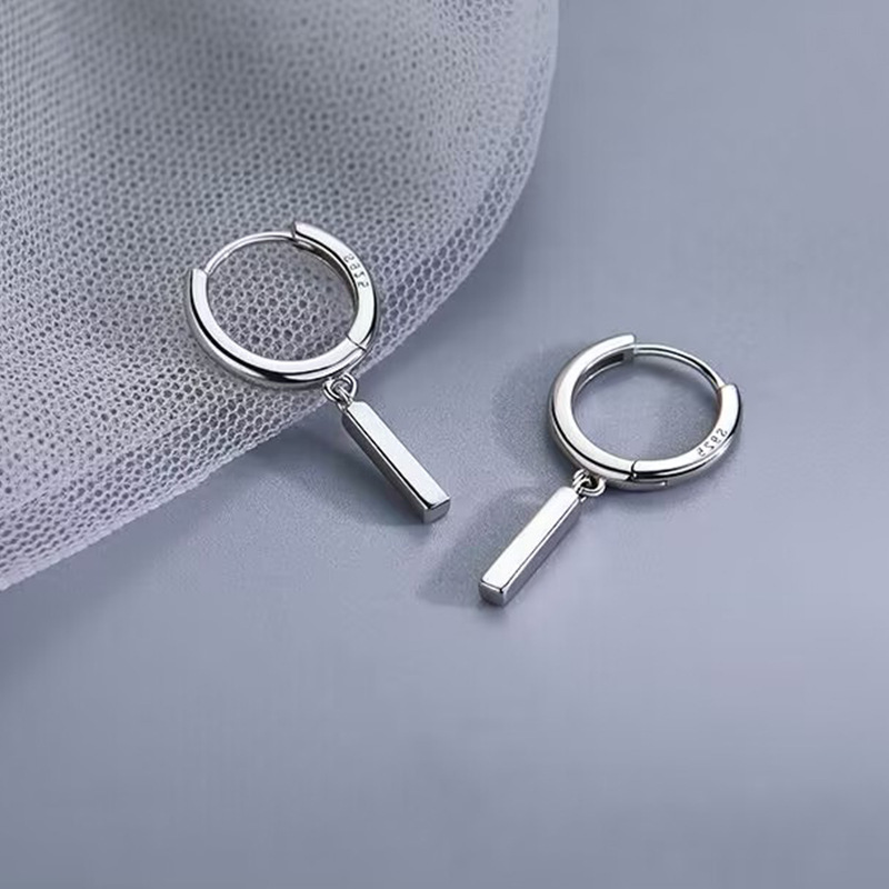 シルバーアクセサリー スティックバーミニマルピアス