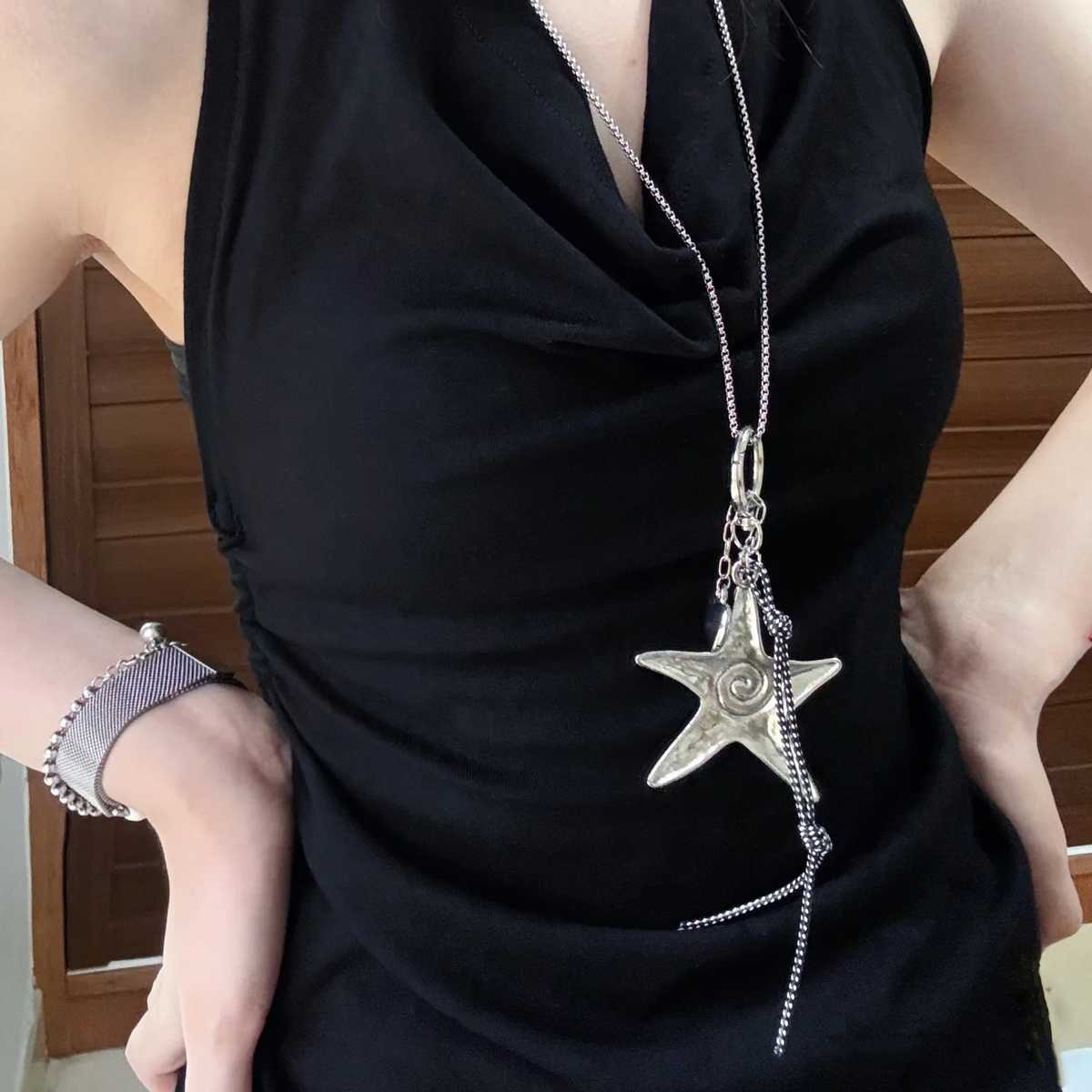 心をつなぐアクセサリー！ロングネックレスおすすめ5選