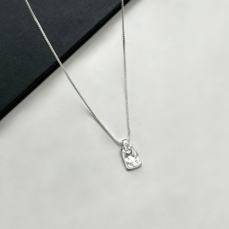 シルバー ネックレス 刻印プレート 幸運のお守りペンダント
