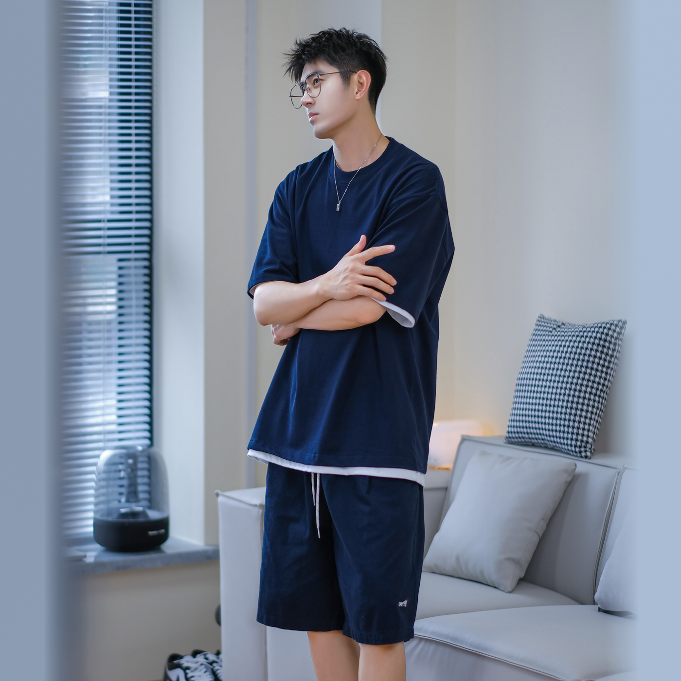 https://fulmo-img-server.com/simpletee/06036763-935a-44a1-bae1-47ef9b64757f.jpg