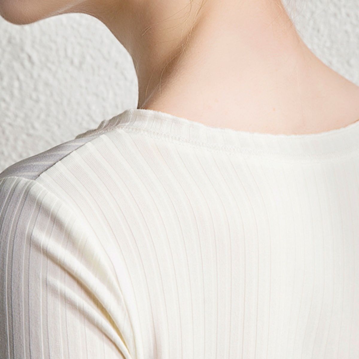 無地 Tシャツ 上質リブ編み深めＶネック半袖