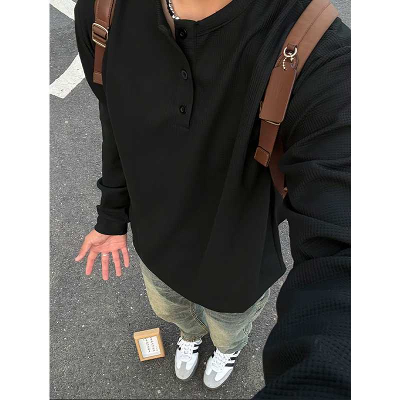 無地長袖黒tシャツで叶えるクールで快適なスタイル5選