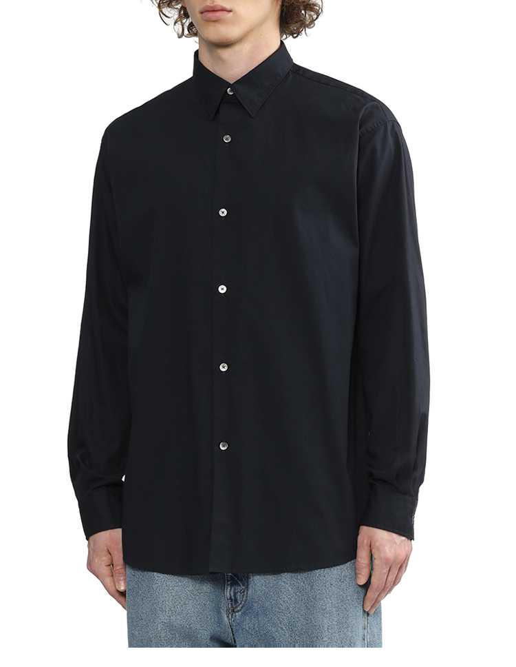 着心地と品格を両立！無地の長袖で魅せる大人の着こなし5選