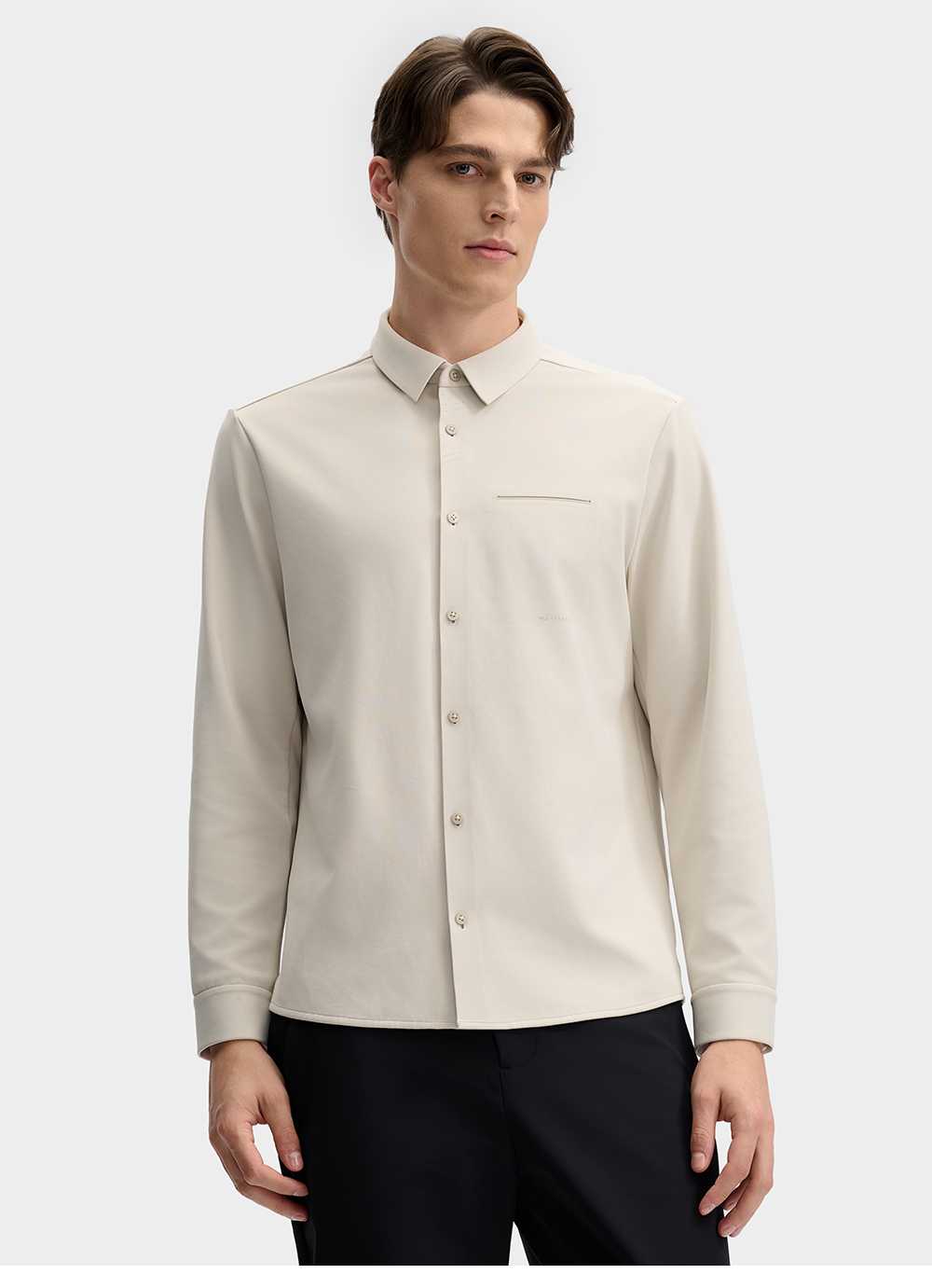 トレンド感と快適さを両立！無地のロングTシャツおすすめ5選