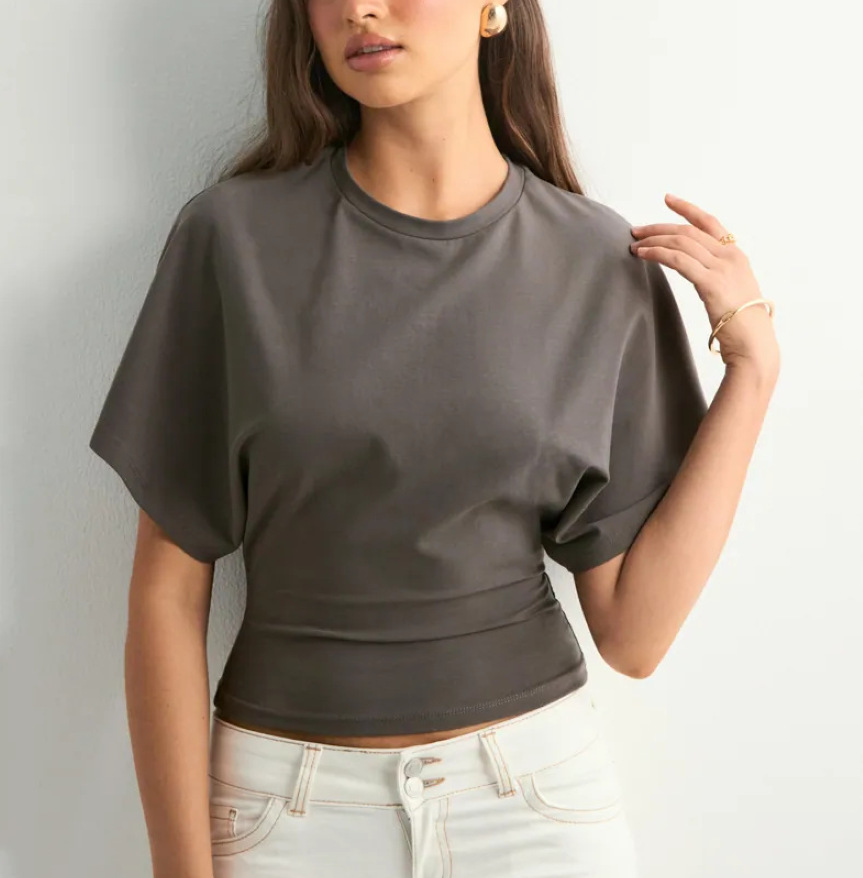 無地 Tシャツ ゆったり袖のウエストシェイプ半袖
