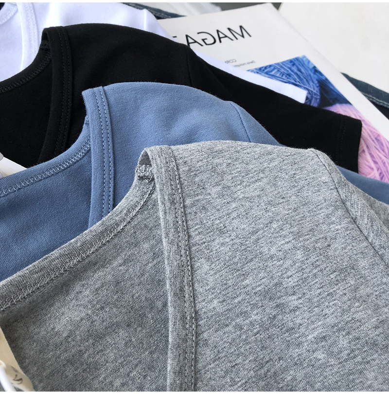 無地 Tシャツ 上品な印象の浅めVネック半袖