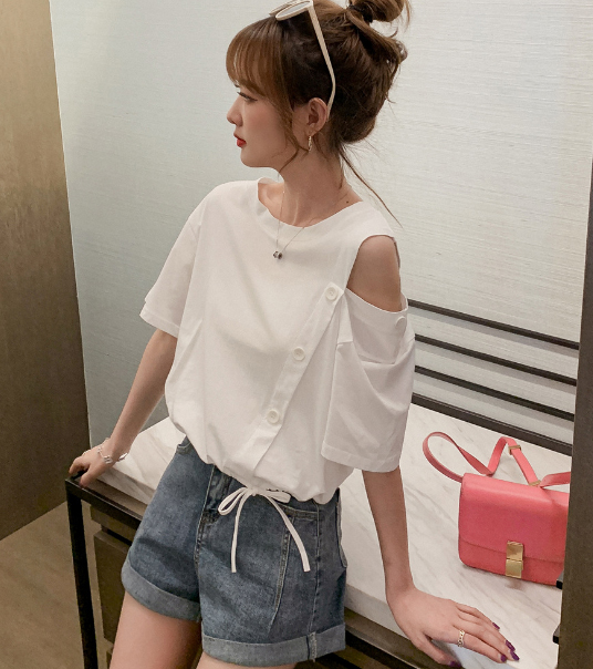 https://fulmo-img-server.com/simpletee/633e21d8-11e0-4573-8b04-c320c6aff655.jpg