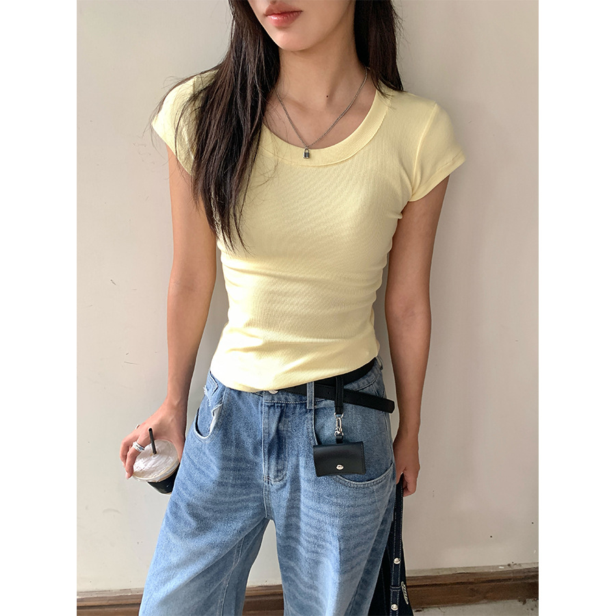 無地 Tシャツ 女性らしい細身フィット無地半袖