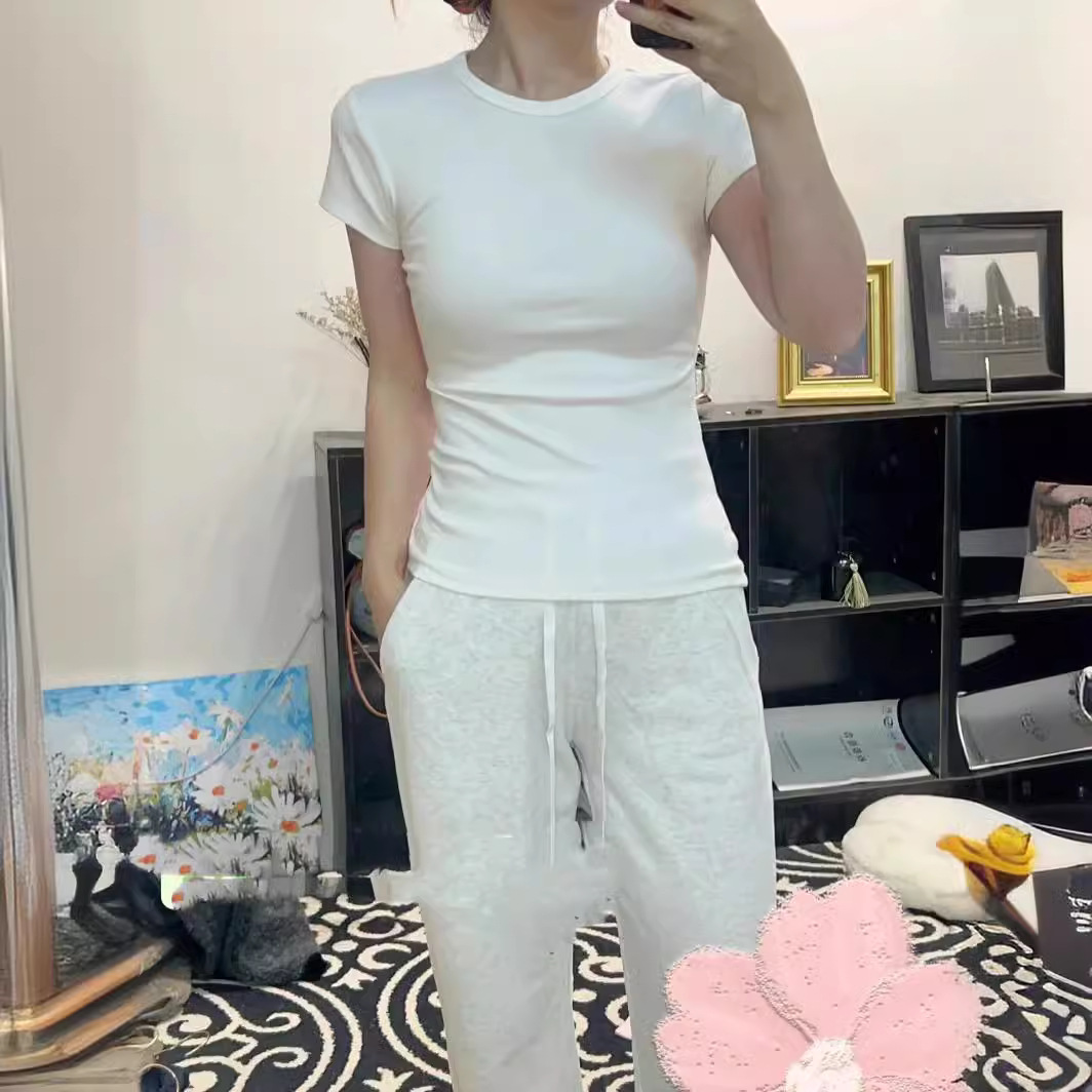 無地 Tシャツ すっきりシルエット 丸首フィット半袖