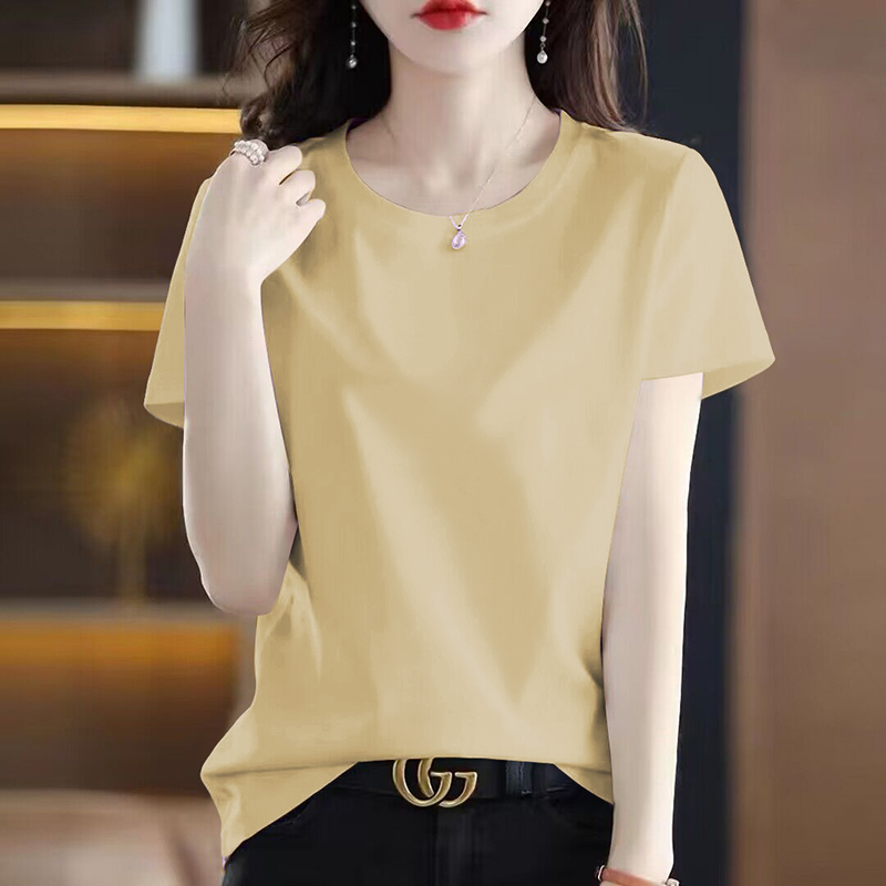 無地 Tシャツ デザイン性のある上品無地Tシャツ
