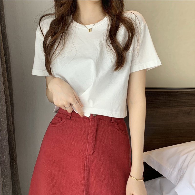 無地 Tシャツ デザイン性のある短丈無地Tシャツ