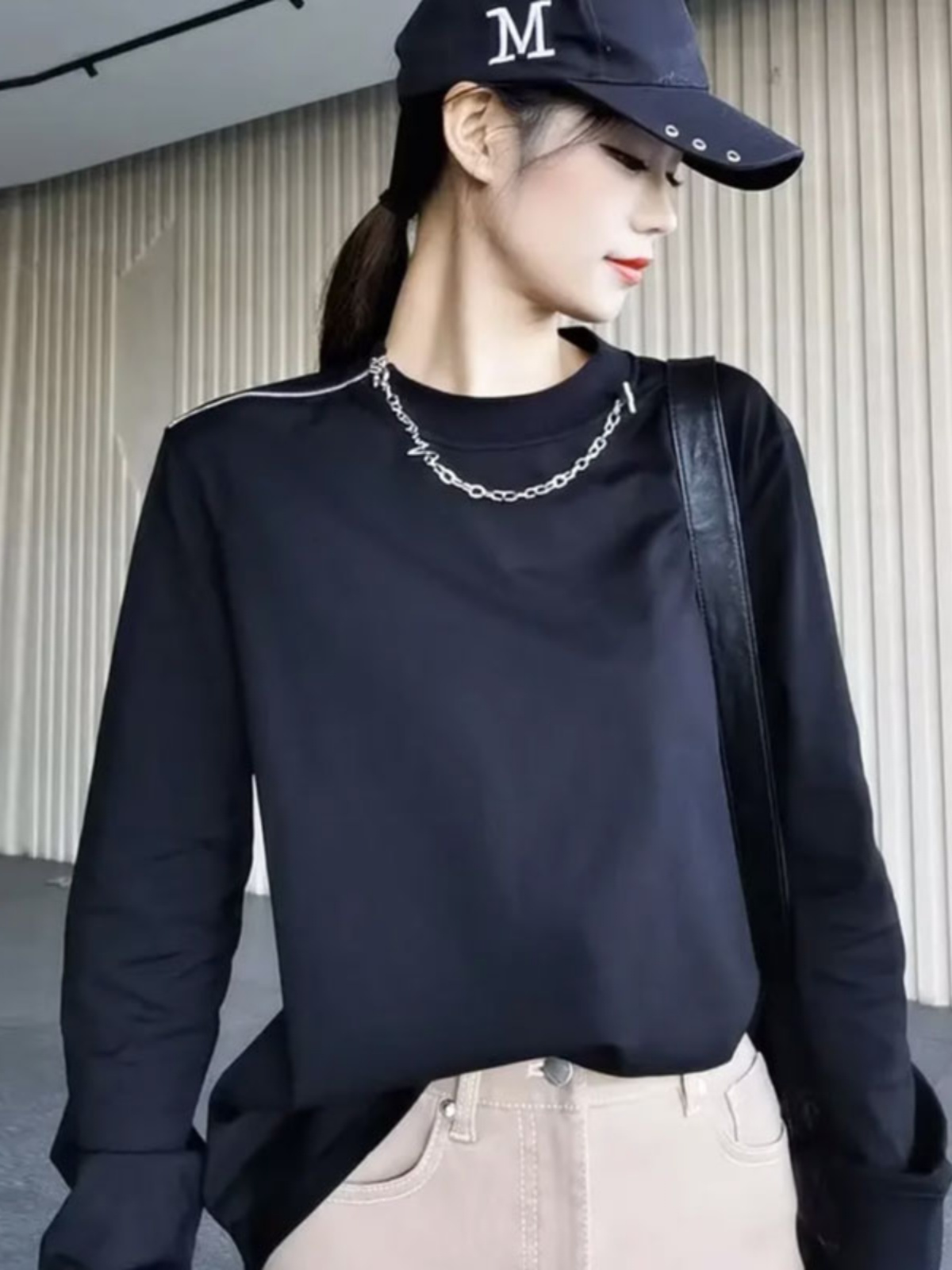 無地 Tシャツ チェーンネックレス付き長袖無地シャツ