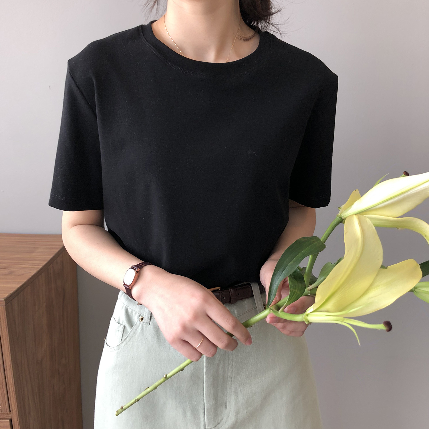 無地 シンプル美人の定番無地Tシャツ