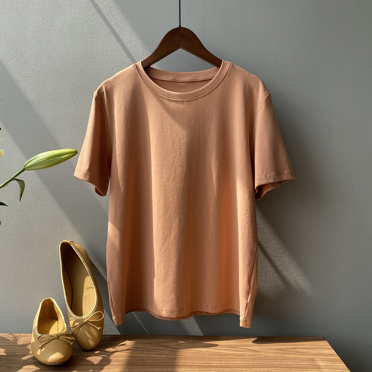 無地 シンプル美人の定番無地Tシャツ