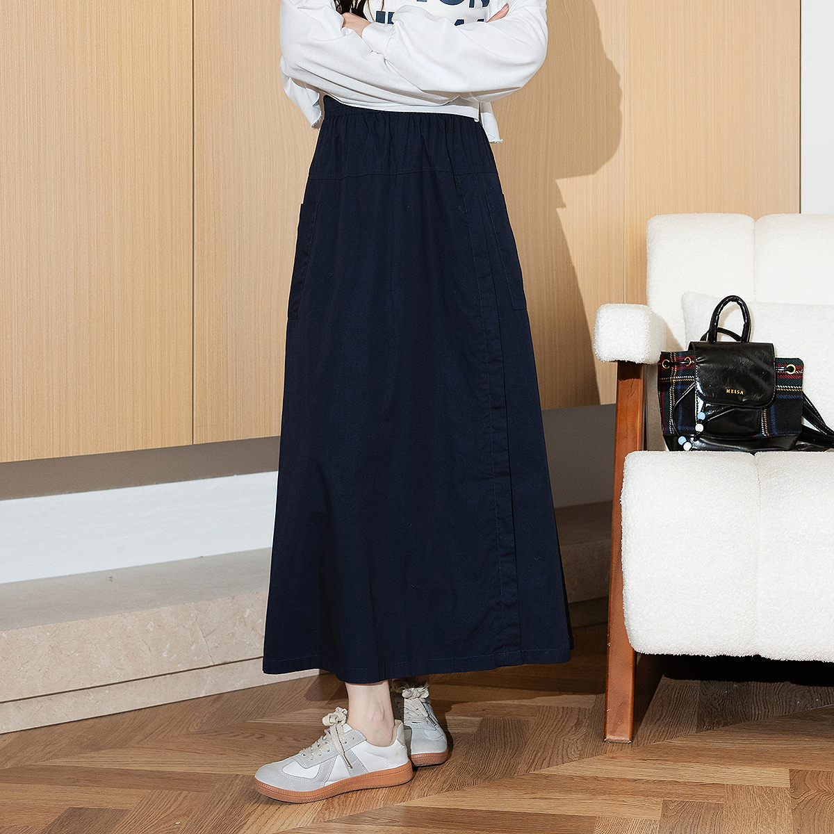 事務服にも使える！品格が光るロングスカートおすすめ5選