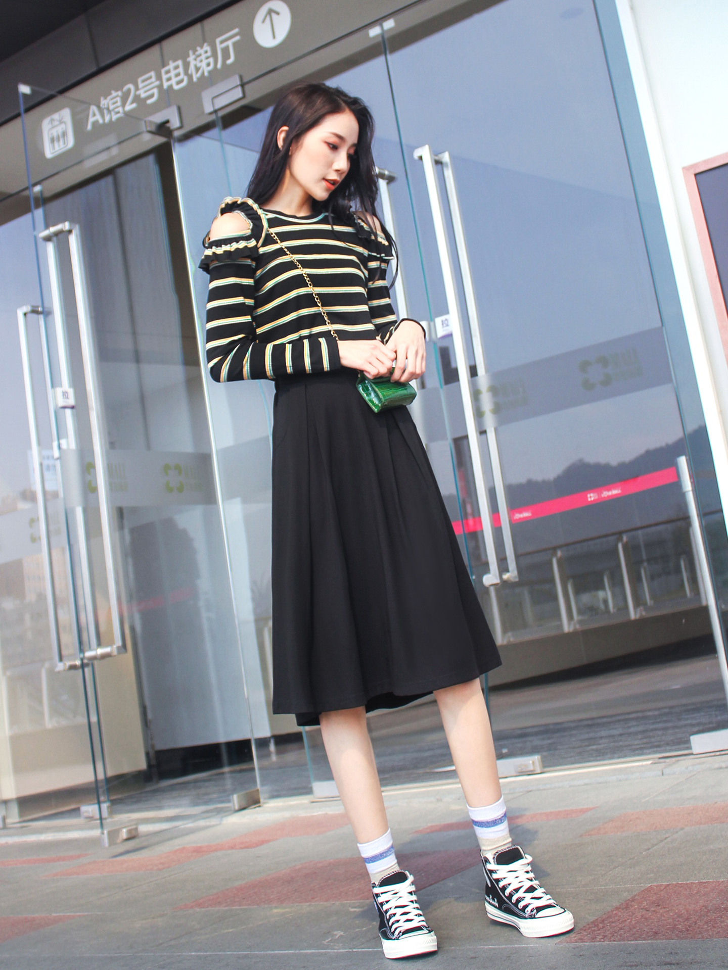 https://fulmo-img-server.com/skirtsalon/15d19d76-7409-44eb-8f6b-bed7c4a88f9a.jpg
