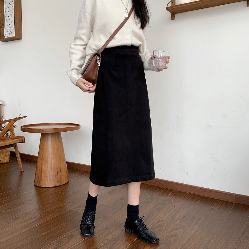 スカート 上質コーデュロイ素材のタイトロングスカート